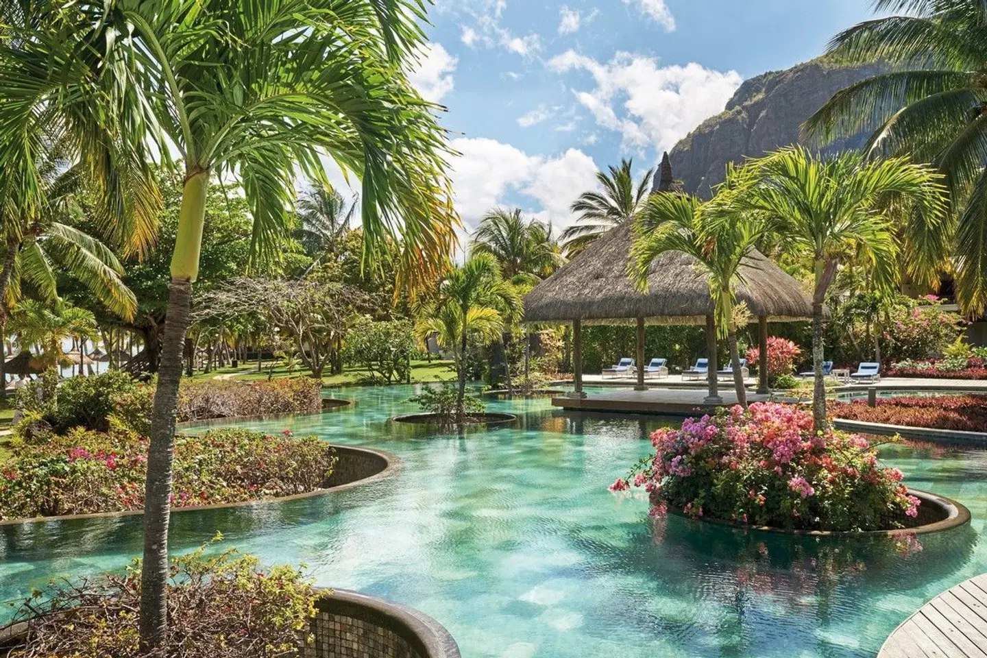LUX* Le Morne, Mauritius OUTDOOR_POOL