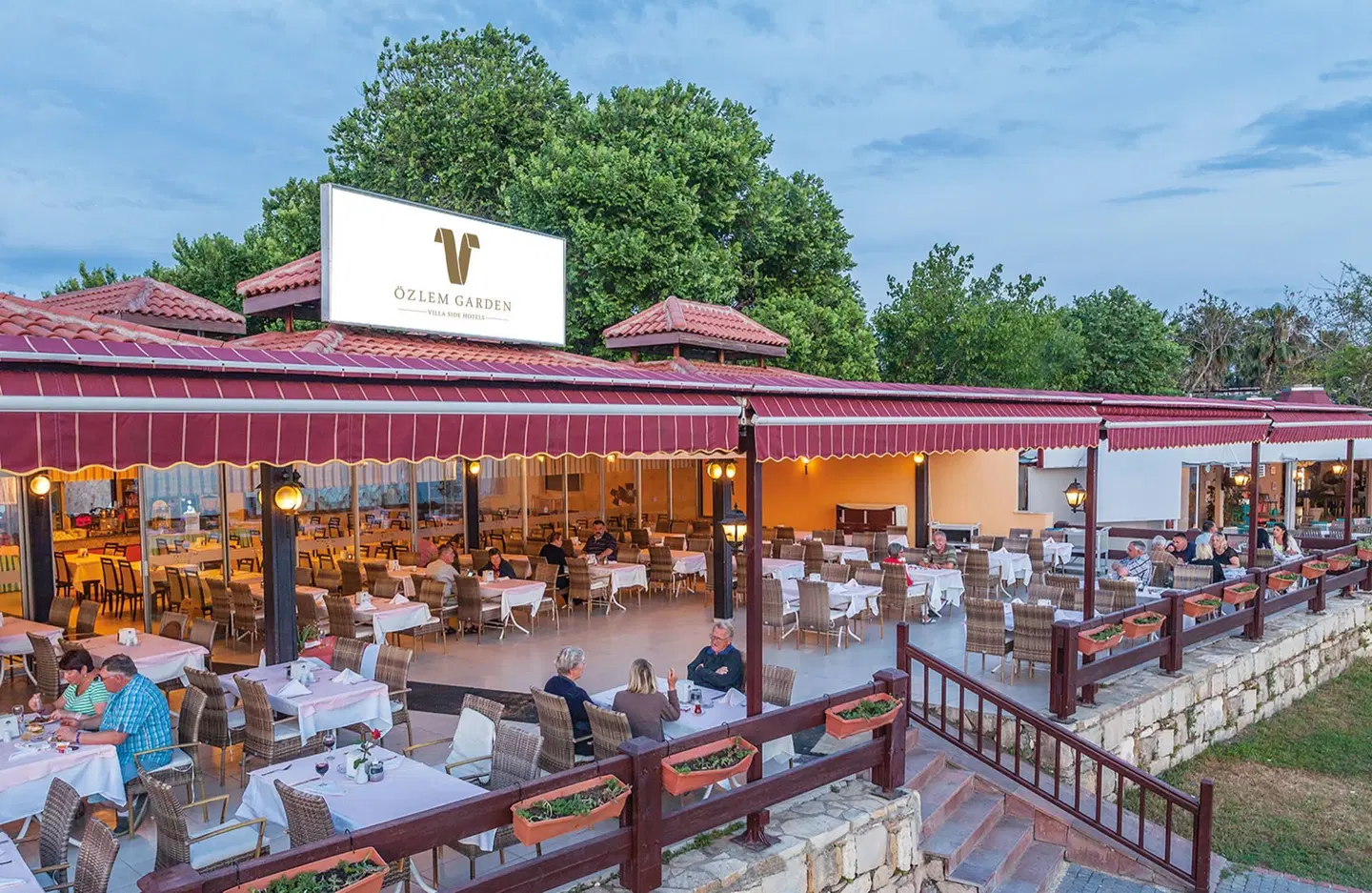 Özlem Garden Terrasse