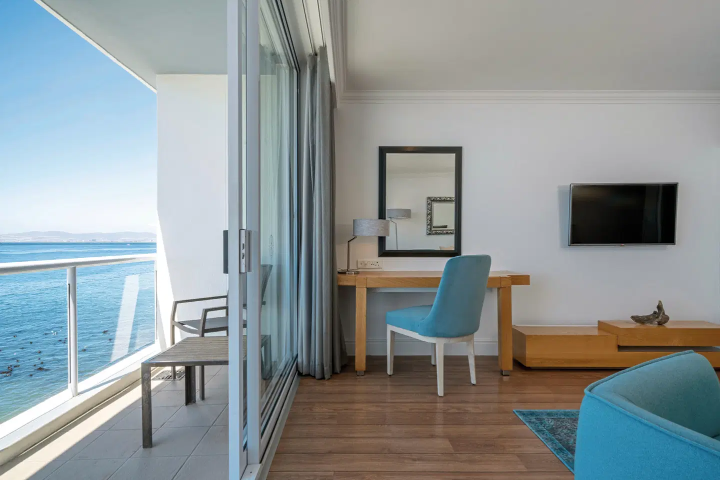 Radisson Collection Hotel Waterfront ROOM_EXAMPLE