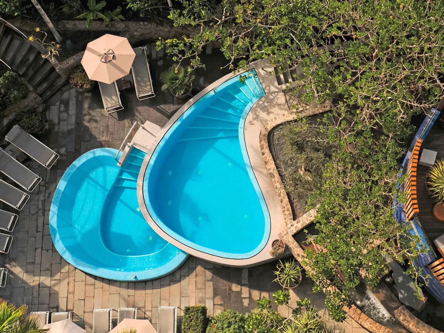 Bohemia Suites & Spa OUTDOOR_POOL