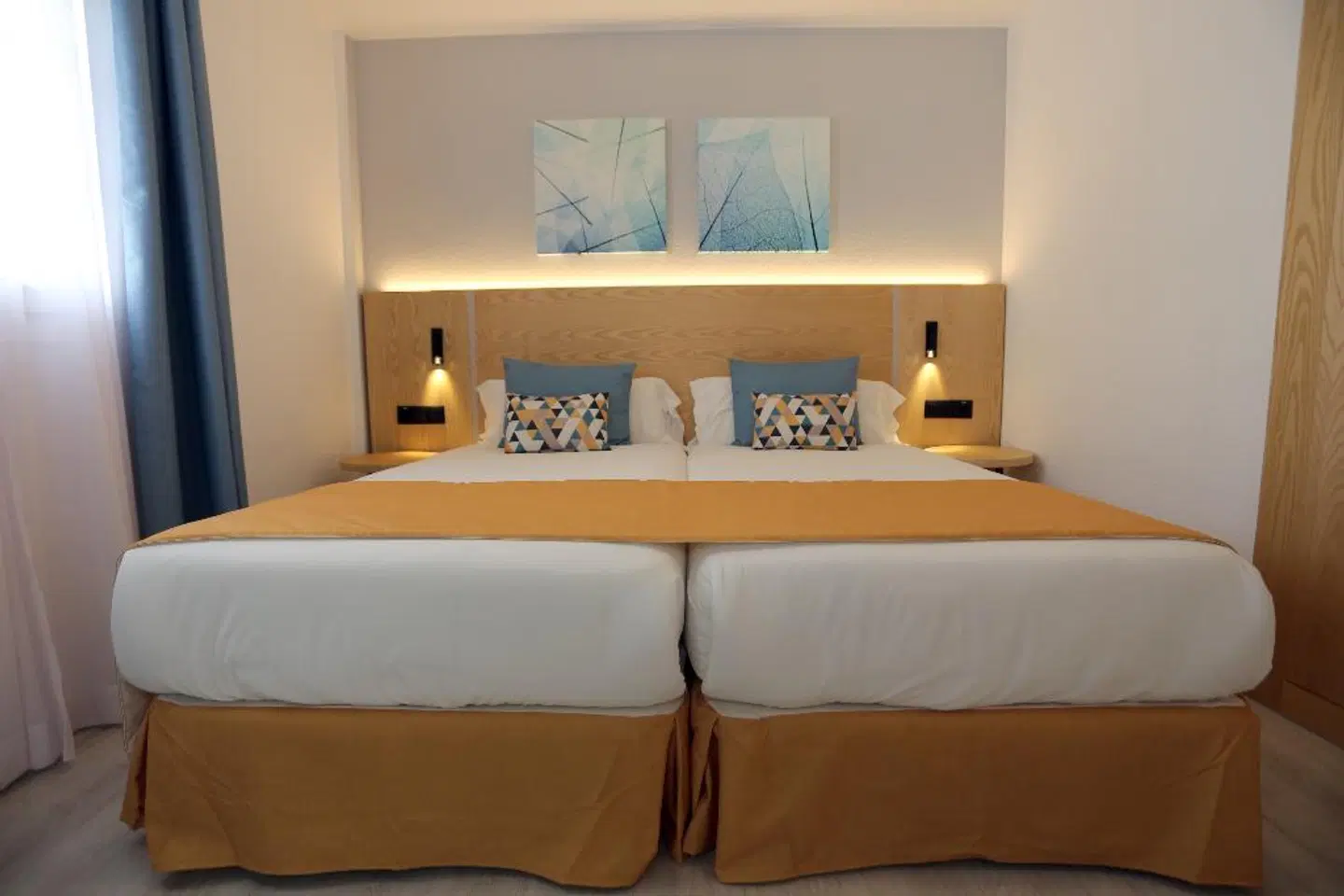 Apartamentos Andorra ROOM_EXAMPLE