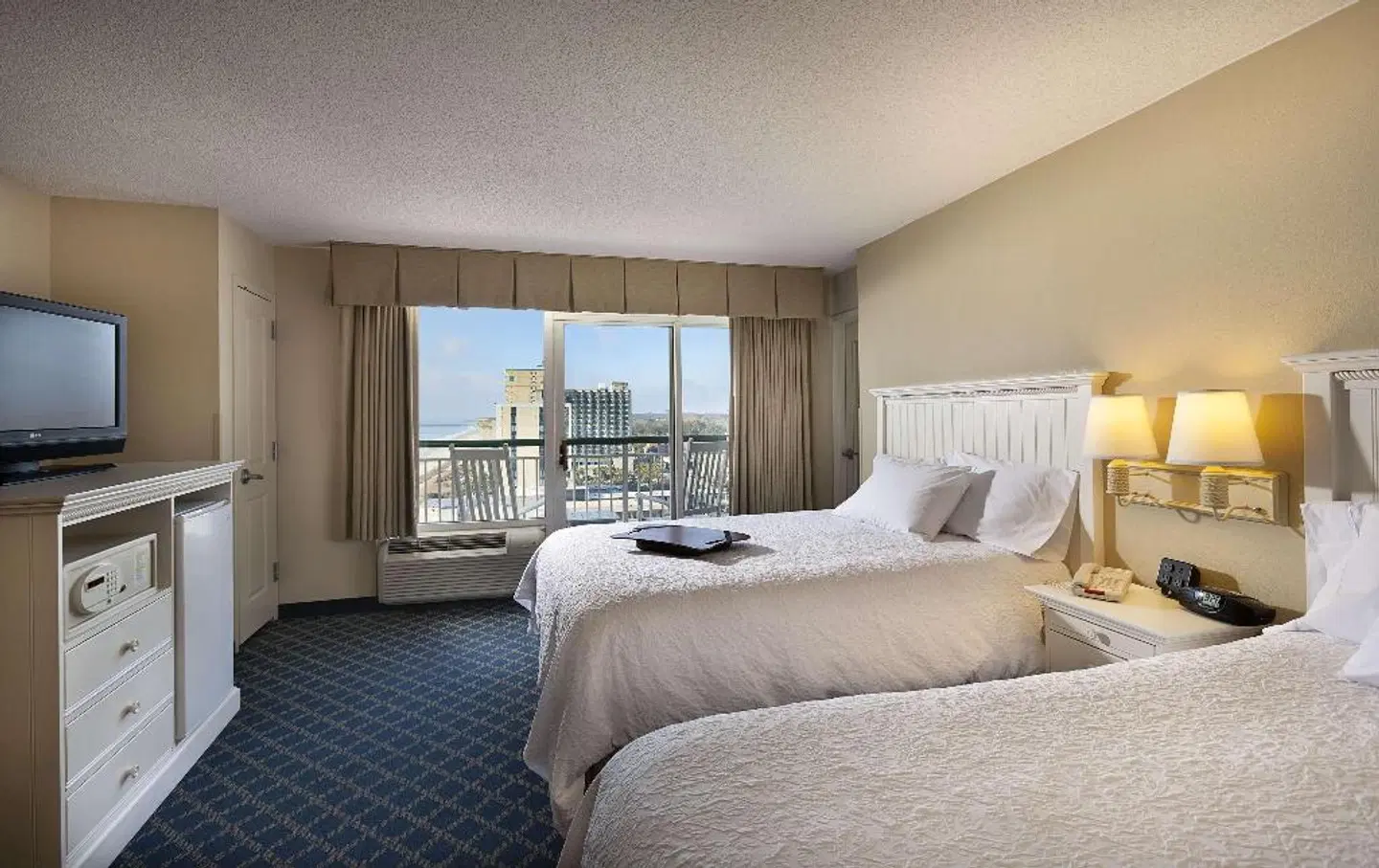 Hampton Inn & Suites Myrtle Beach/Oceanfront ROOM_EXAMPLE