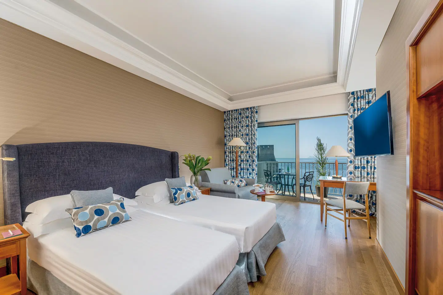 Royal Continental ROOM_EXAMPLE