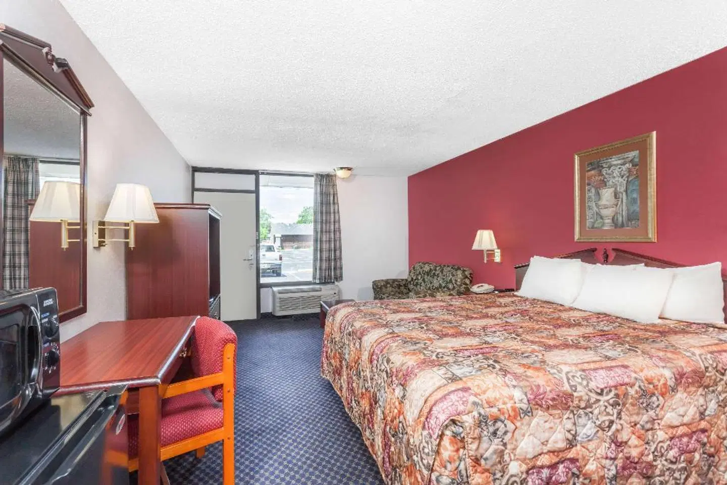 Days Inn by Wyndham Martin ROOM_EXAMPLE