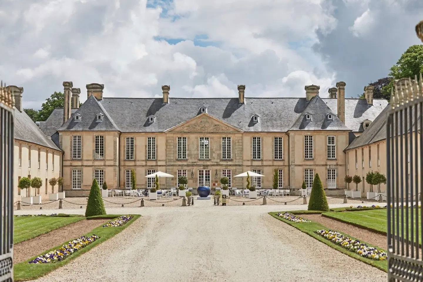 Château d'Audrieu EXTERIOR