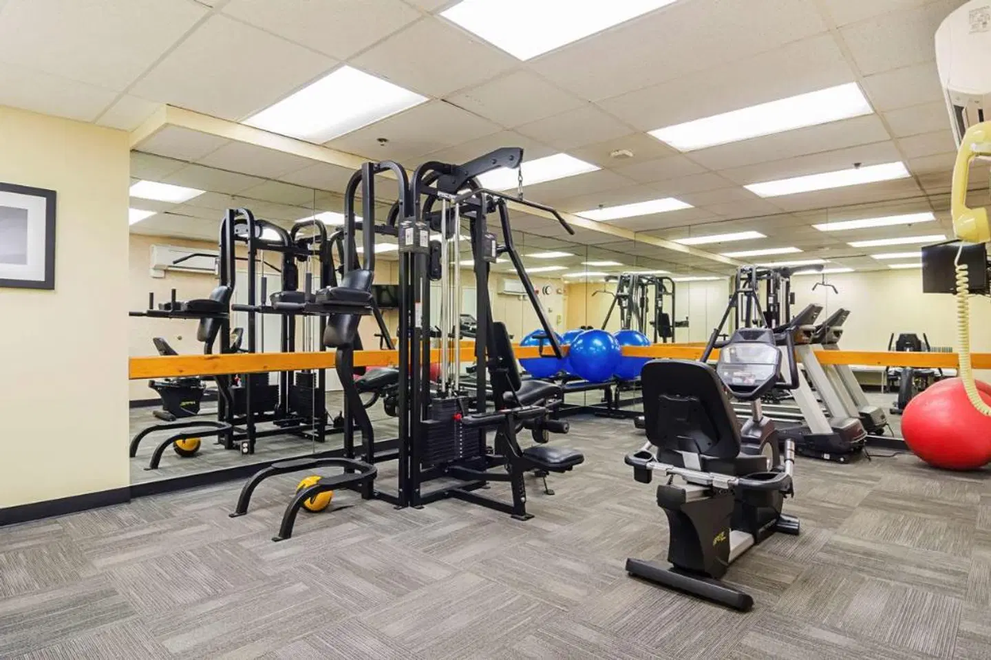 Comfort Inn & Suites Sea-Tac Airport SPORTS_AND_LEISURE