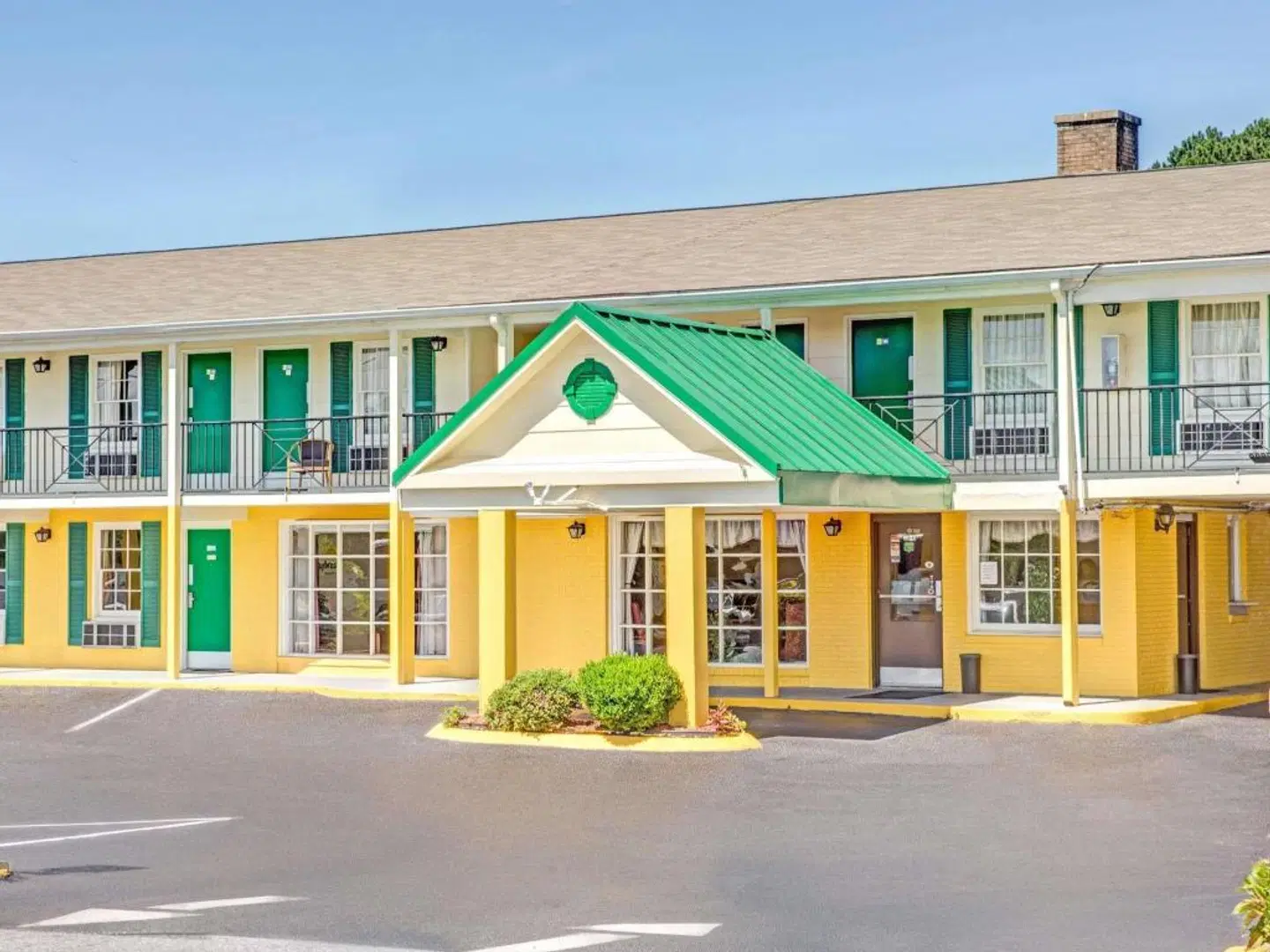 Days Inn by Wyndham Lincolnton EXTERIOR
