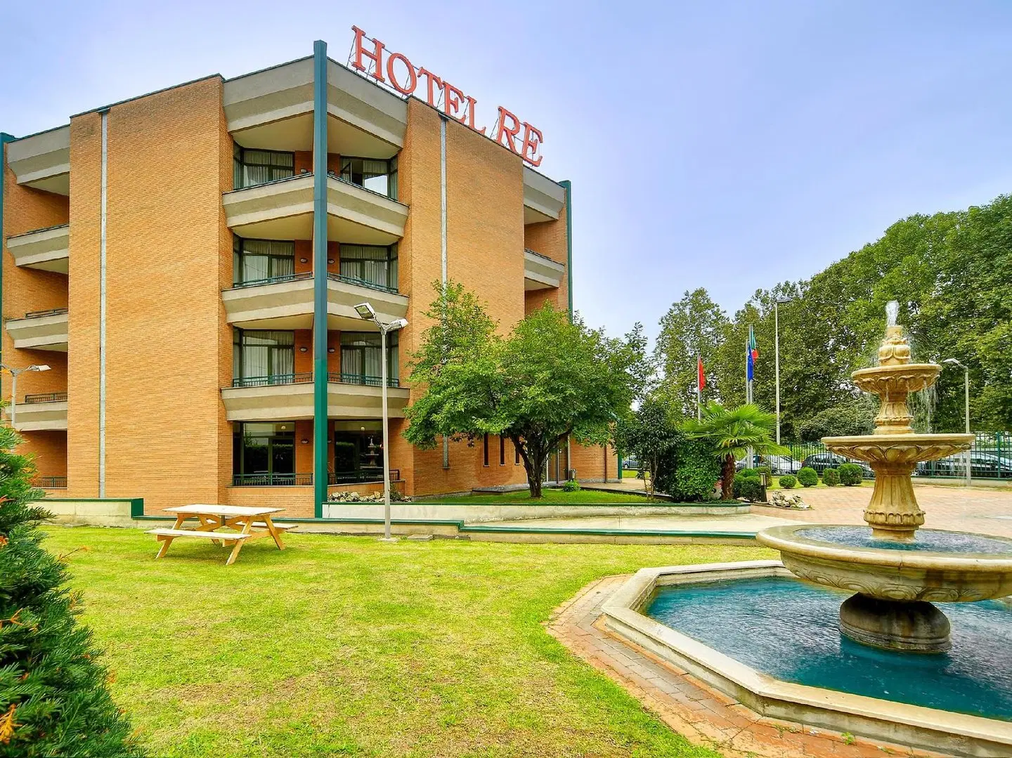 SMARTHOTEL Re EXTERIOR