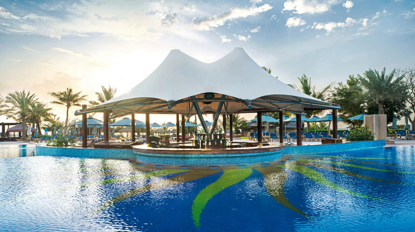 Le Meridien Al Aqah Beach Resort OUTDOOR_POOL