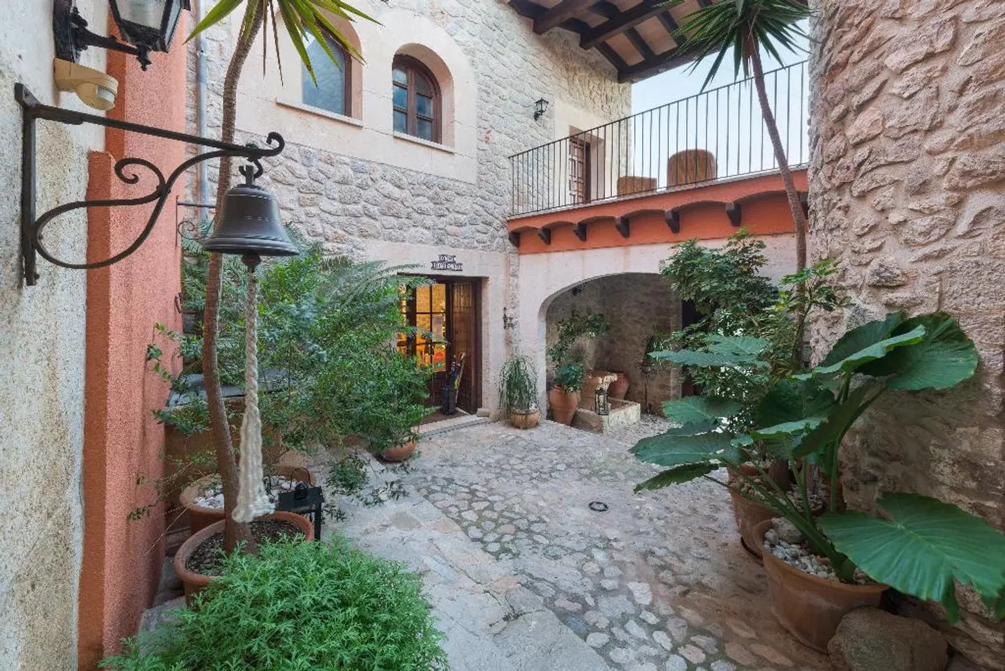 Rural New Can Furios EXTERIOR