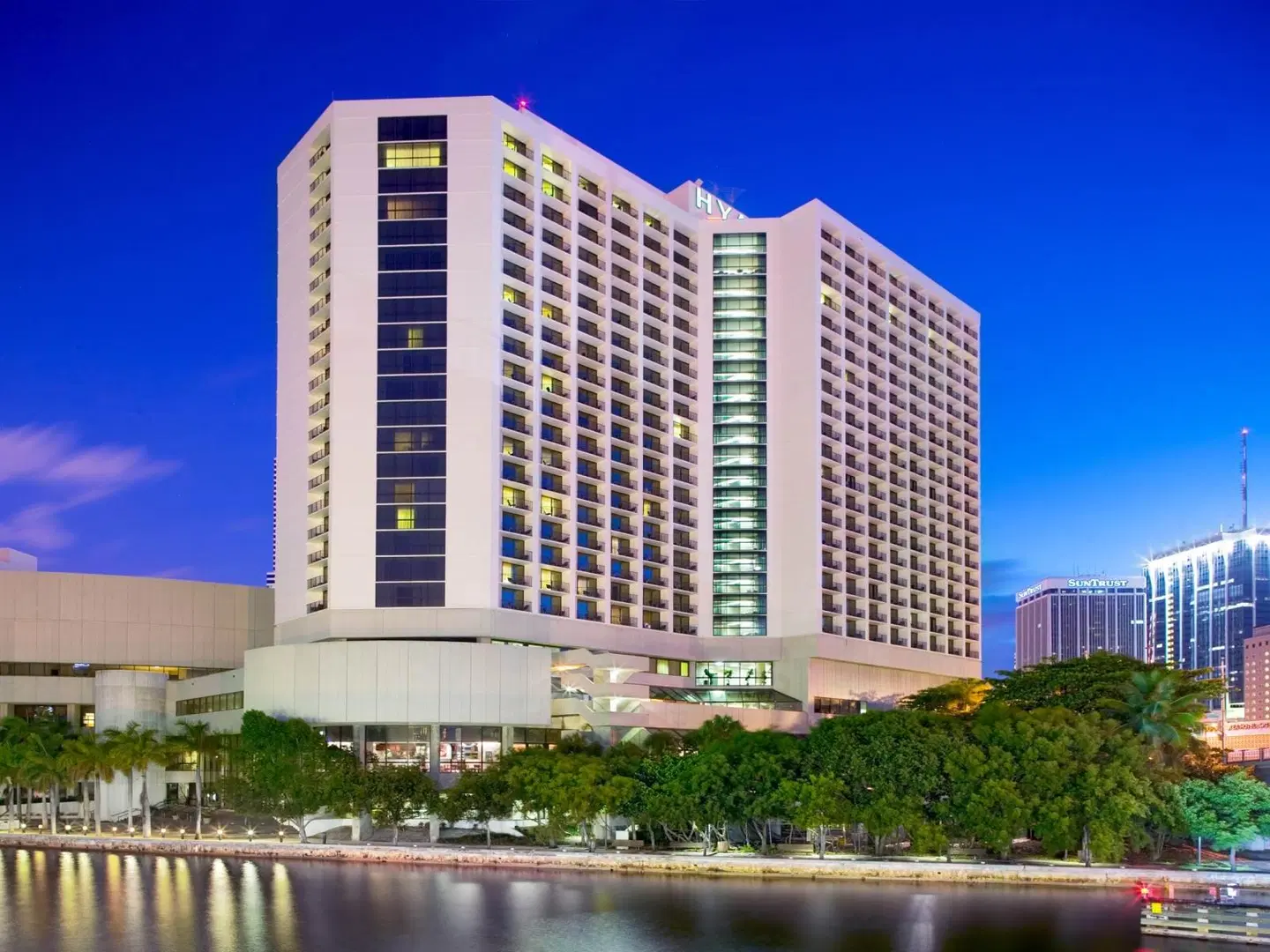 Hyatt Regency Miami EXTERIOR