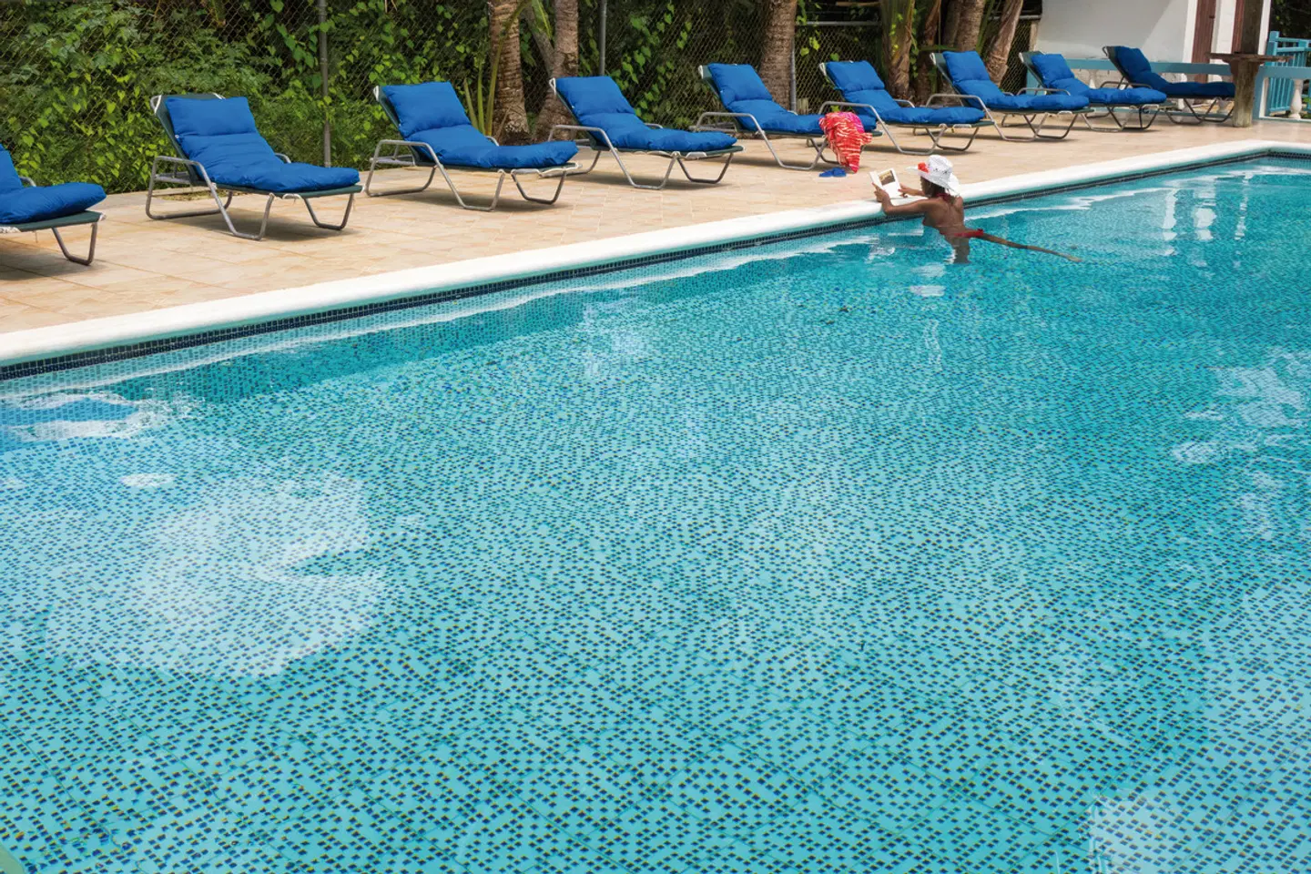 Legends Beach Resort OUTDOOR_POOL