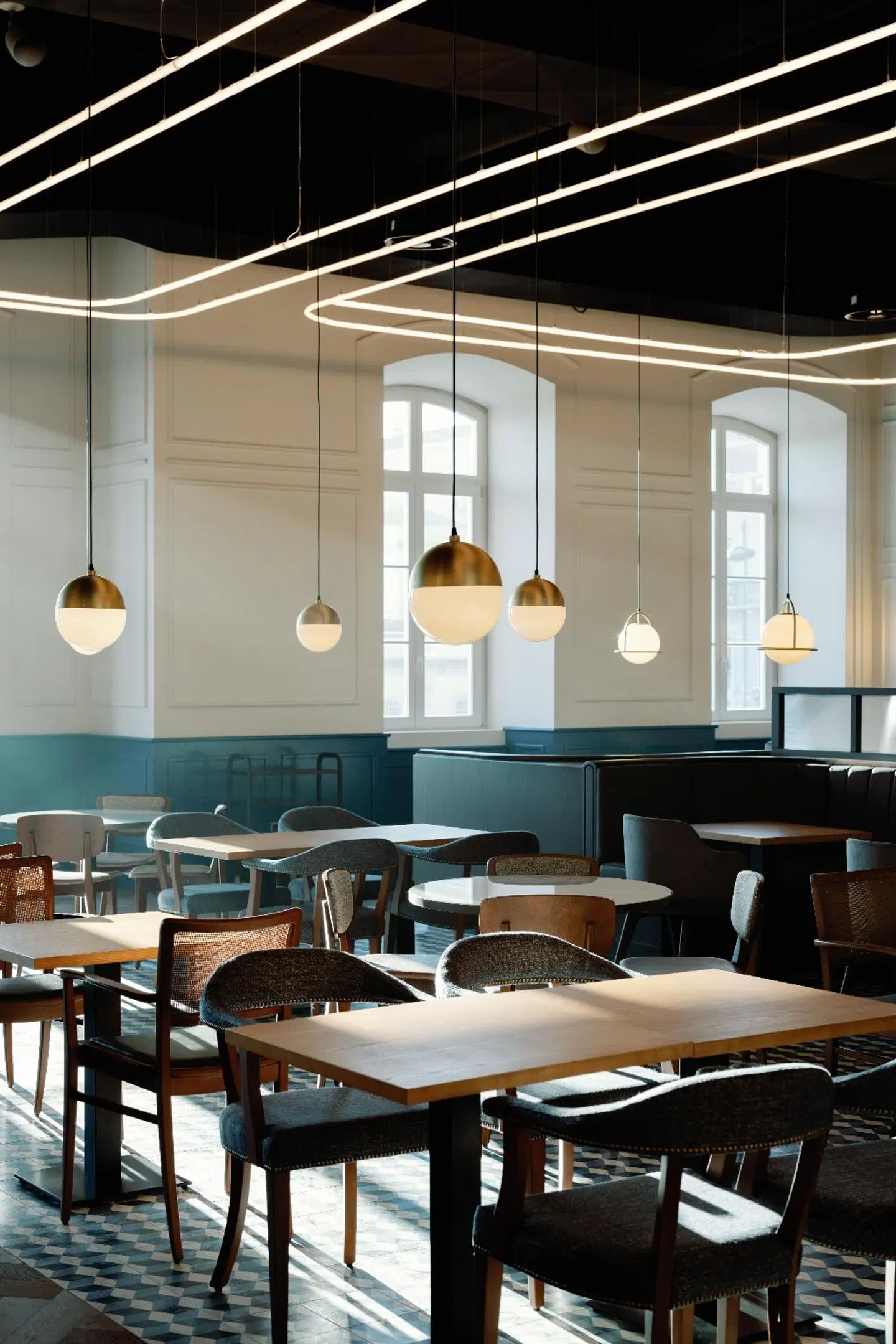 The Editory Riverside Santa Apolonia Restaurant