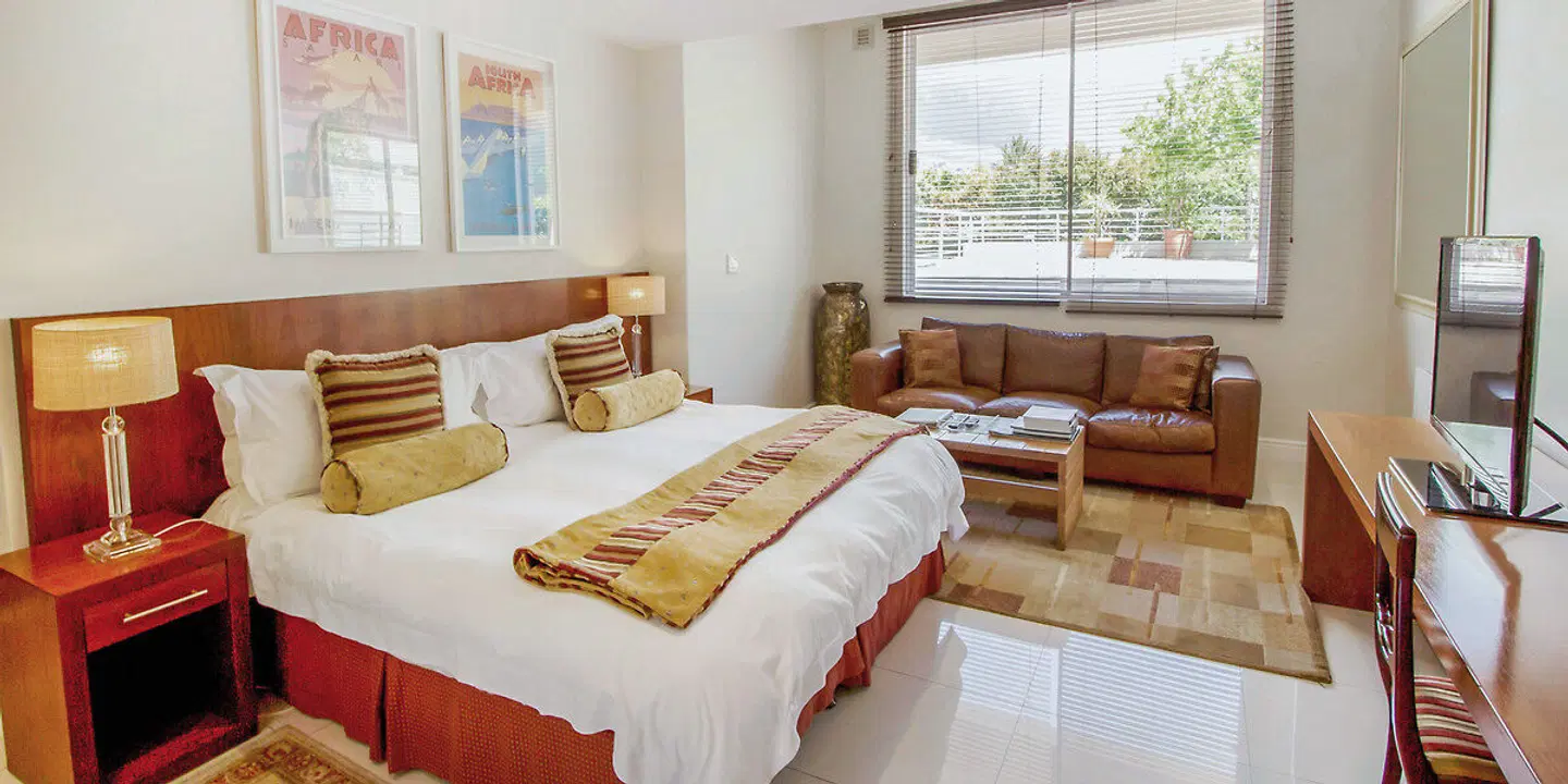 Village N Life: Camps Bay Retreat ROOM_EXAMPLE