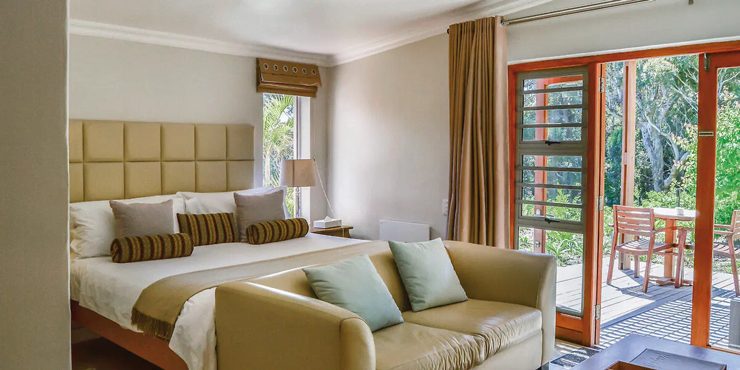 Village N Life: Camps Bay Retreat ROOM_EXAMPLE