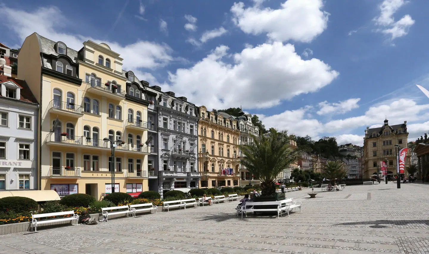 Astoria Hotel & Medical Spa EXTERIOR