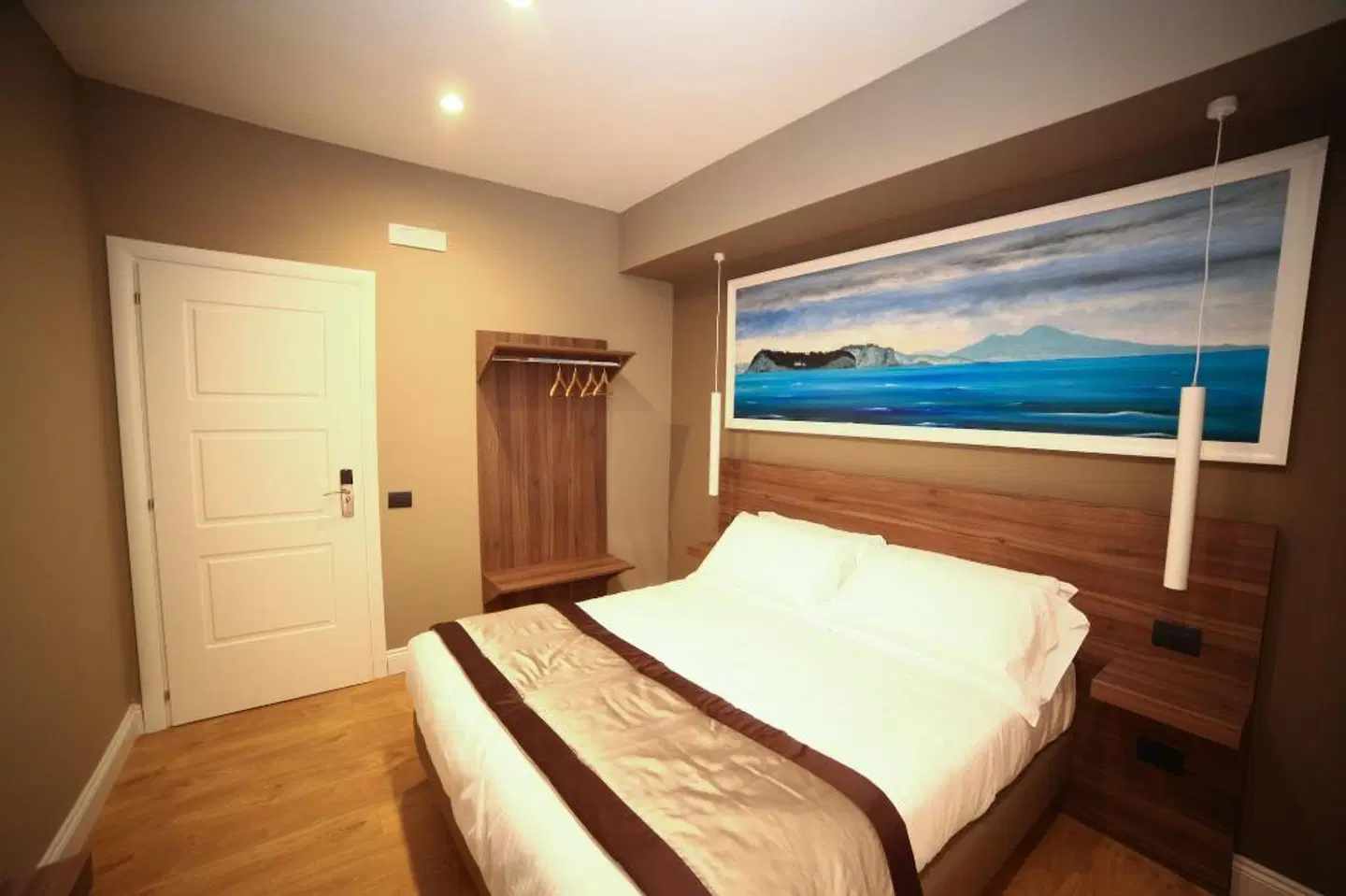 7th Floor Suite ROOM_EXAMPLE