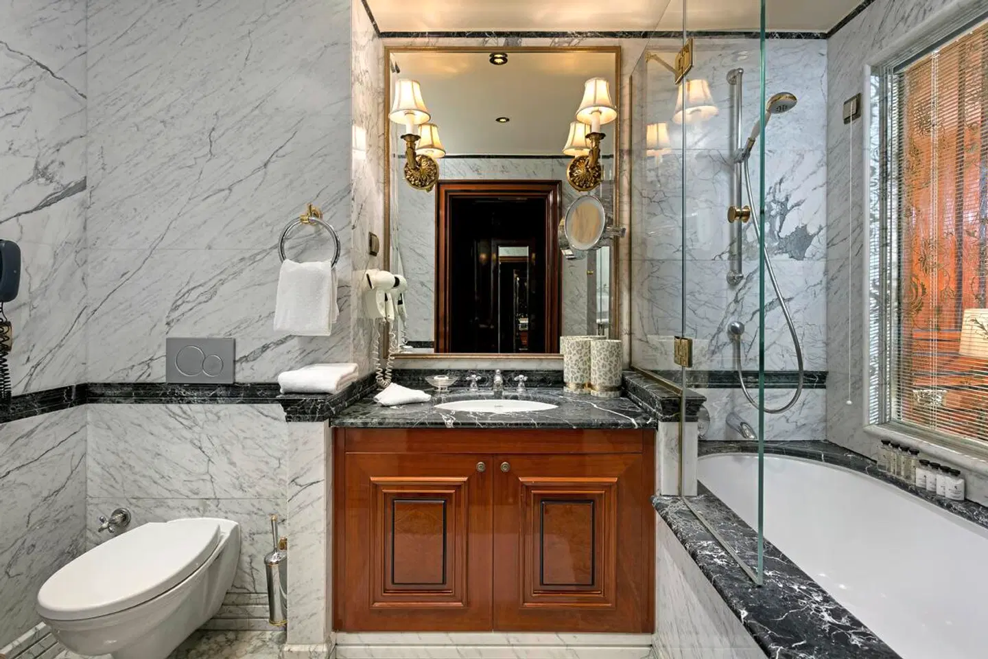 Titanic Mardan Palace Badezimmer