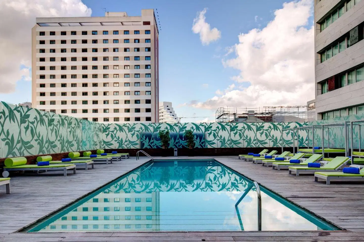 VIP Grand Lisboa Hotel & Spa OUTDOOR_POOL