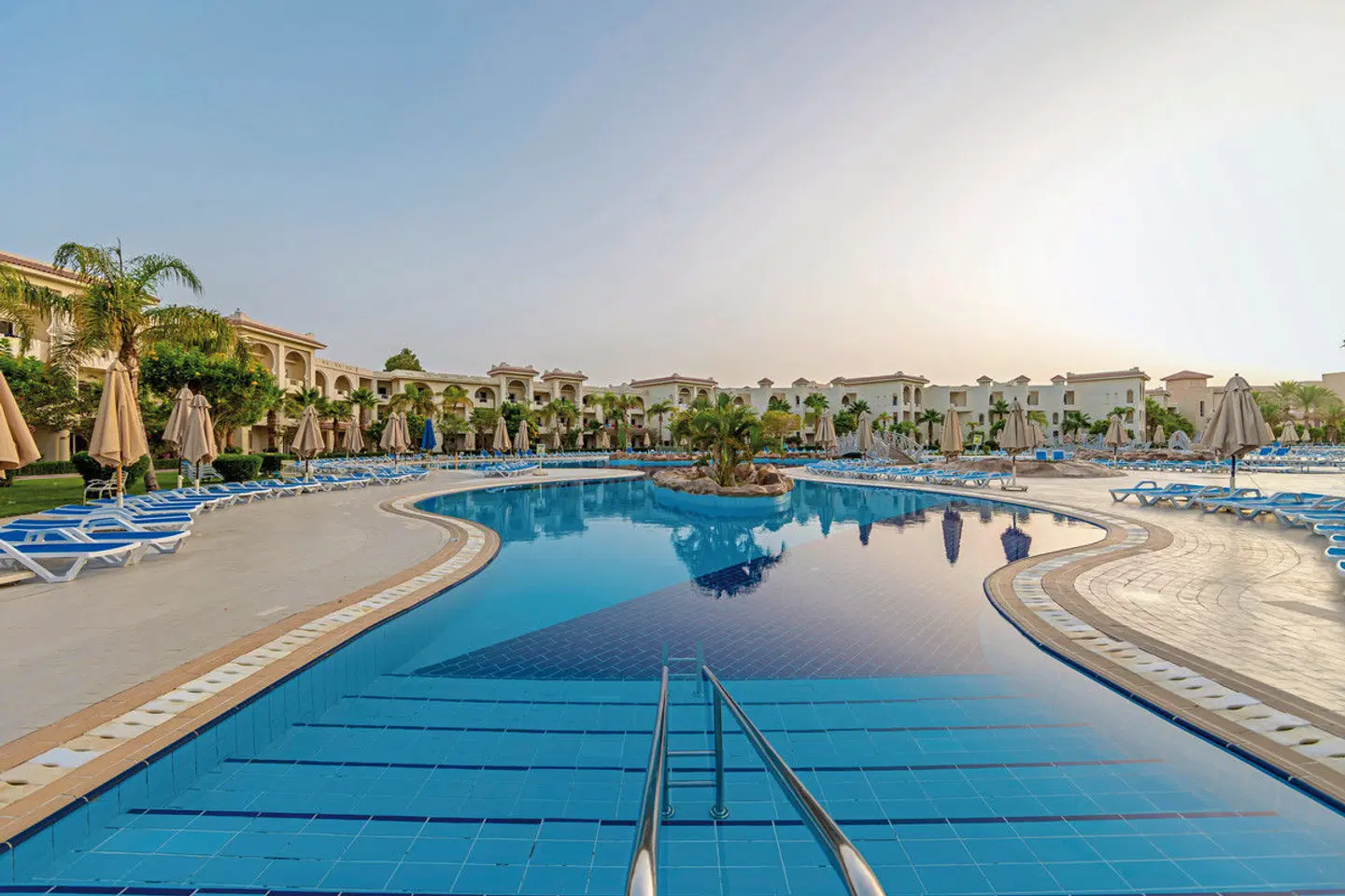 Serenity Alpha Beach OUTDOOR_POOL