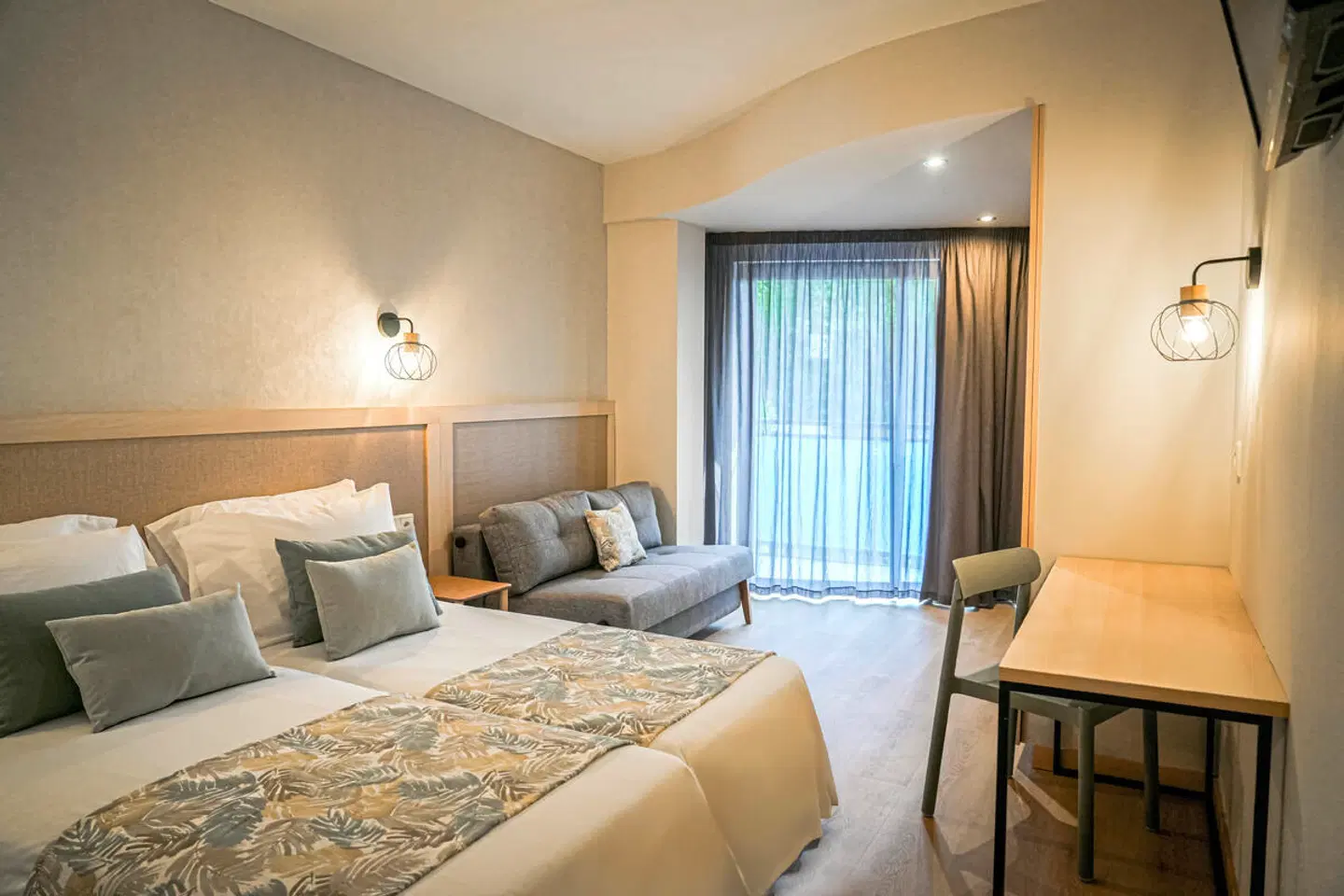 htop Jadhe ROOM_EXAMPLE