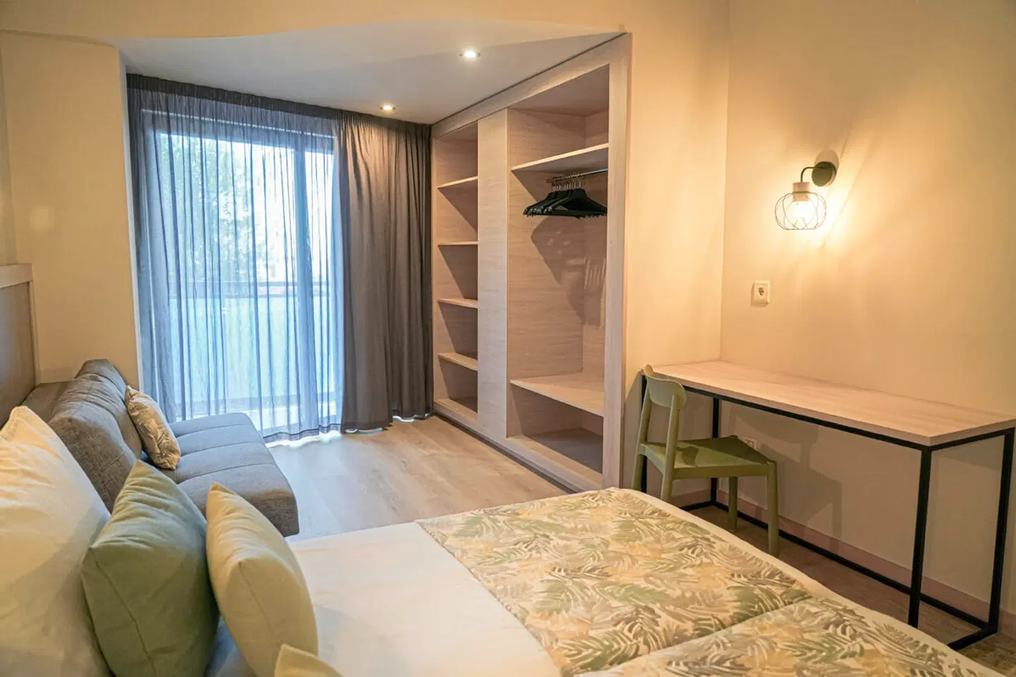 htop Jadhe ROOM_EXAMPLE