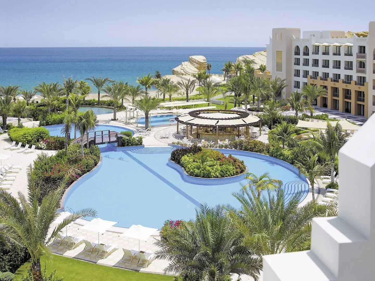 DoubleTree by Hilton Muscat Al Waha EXTERIOR