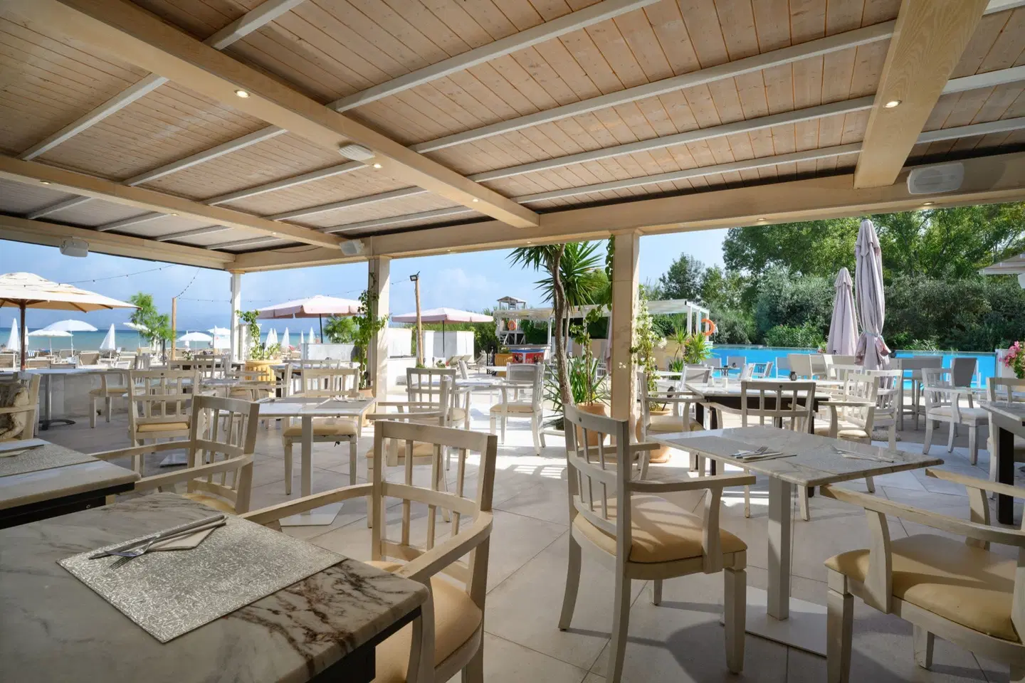 Cavomarina Beach Hotel Terrasse