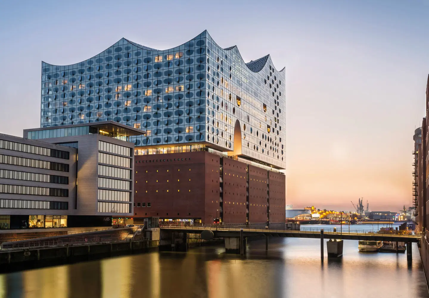 The Westin Hamburg EXTERIOR