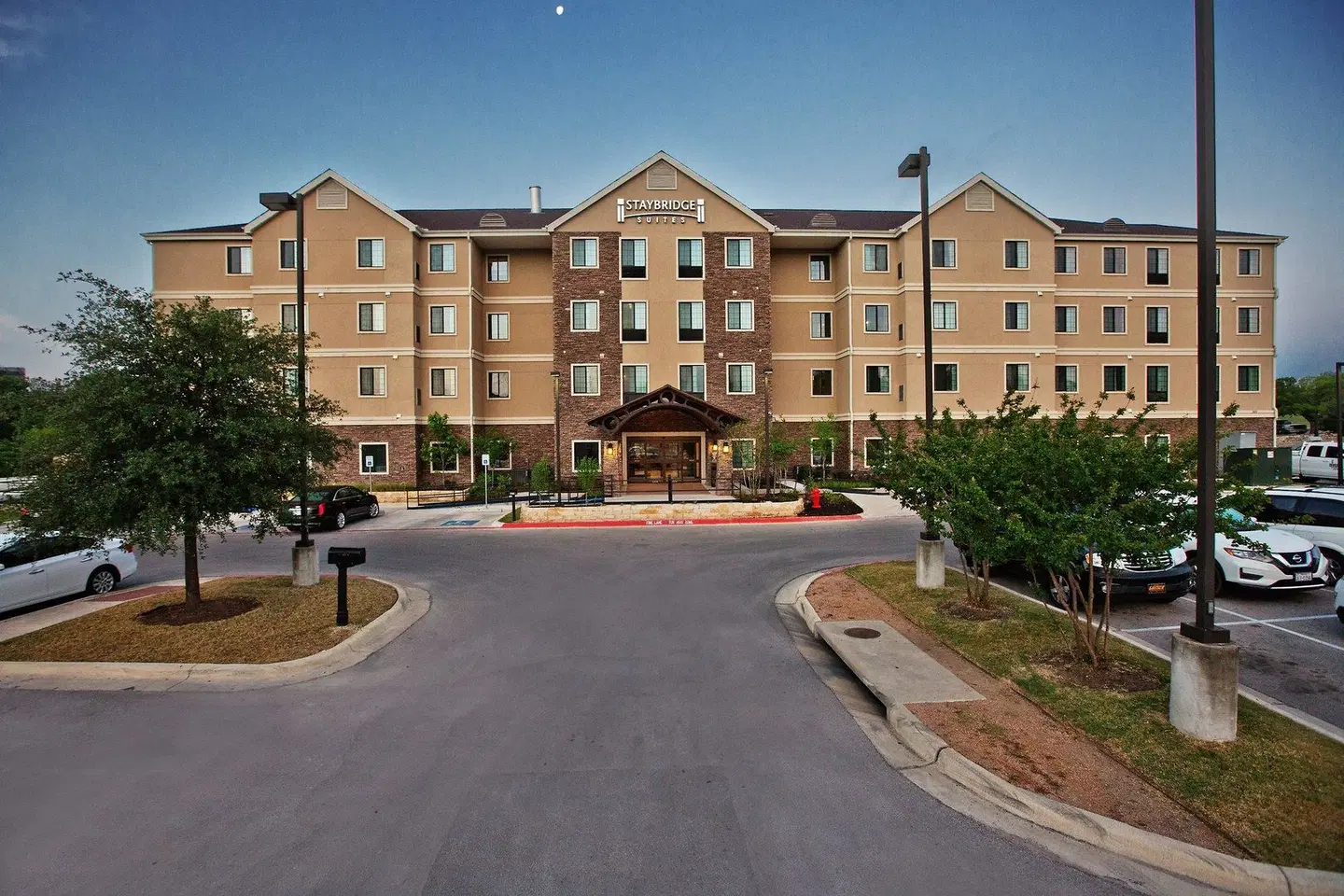 Staybridge Suites Austin South Interstate Hwy 35 EXTERIOR
