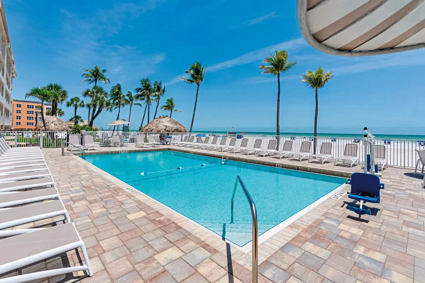 Best Western Plus Beach Resort OUTDOOR_POOL