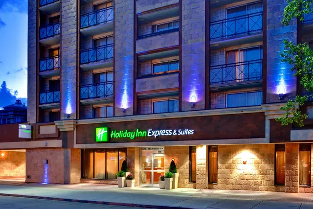 Holiday Inn Express & Suites Calgary by IHG EXTERIOR