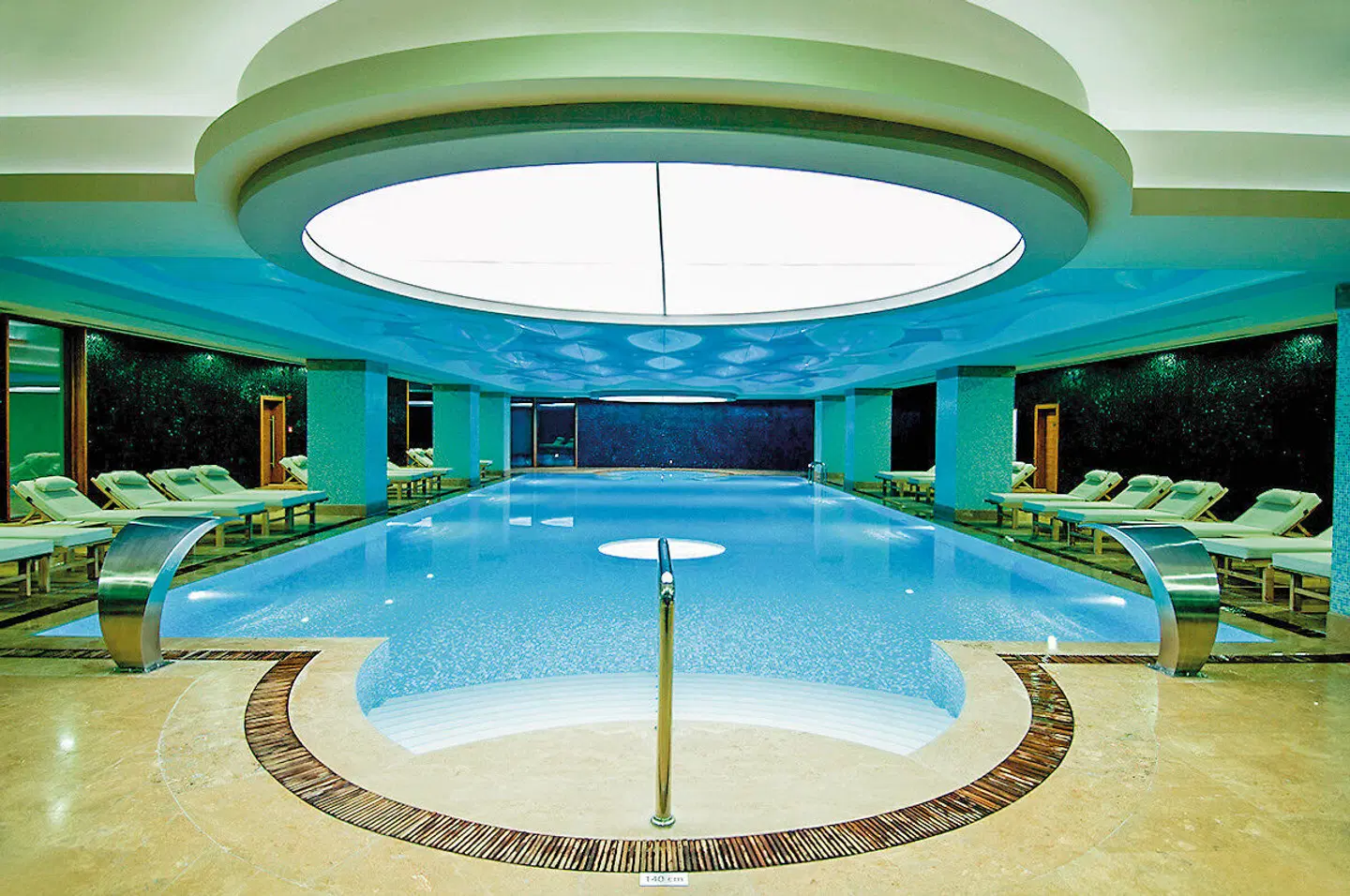 Ramada Plaza Hotel Hallenbad