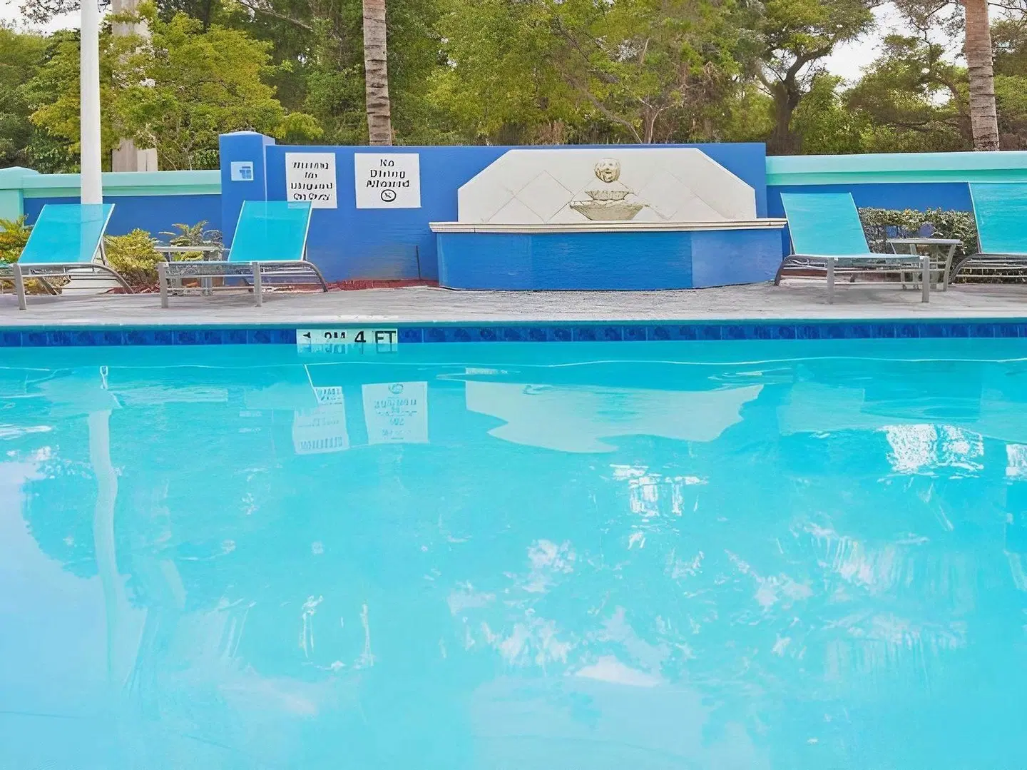 Holiday Inn Express & Suites Ft. Lauderdale Airport/Cruise OUTDOOR_POOL