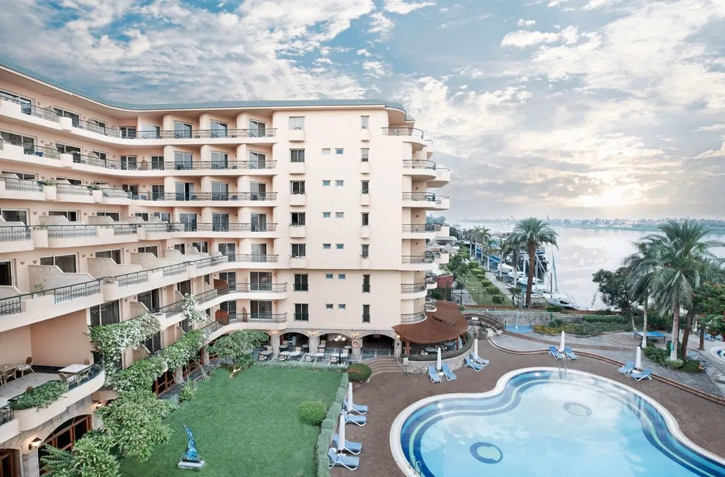 Steigenberger Nile Palace EXTERIOR