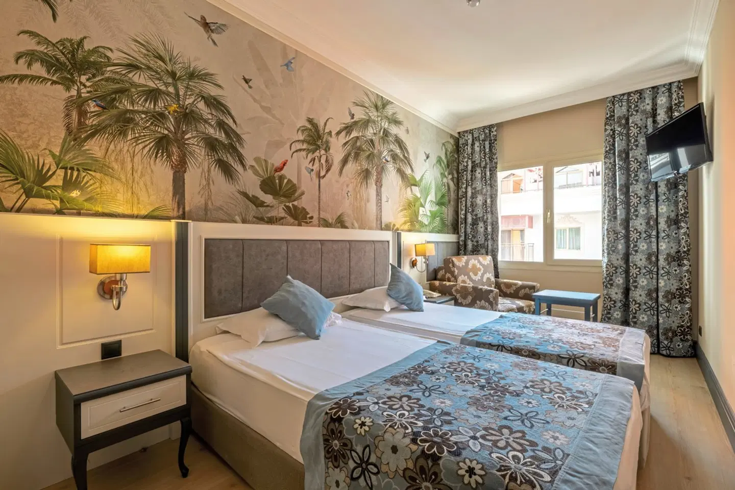 Crystal Paraiso Aqua Collection ROOM_EXAMPLE