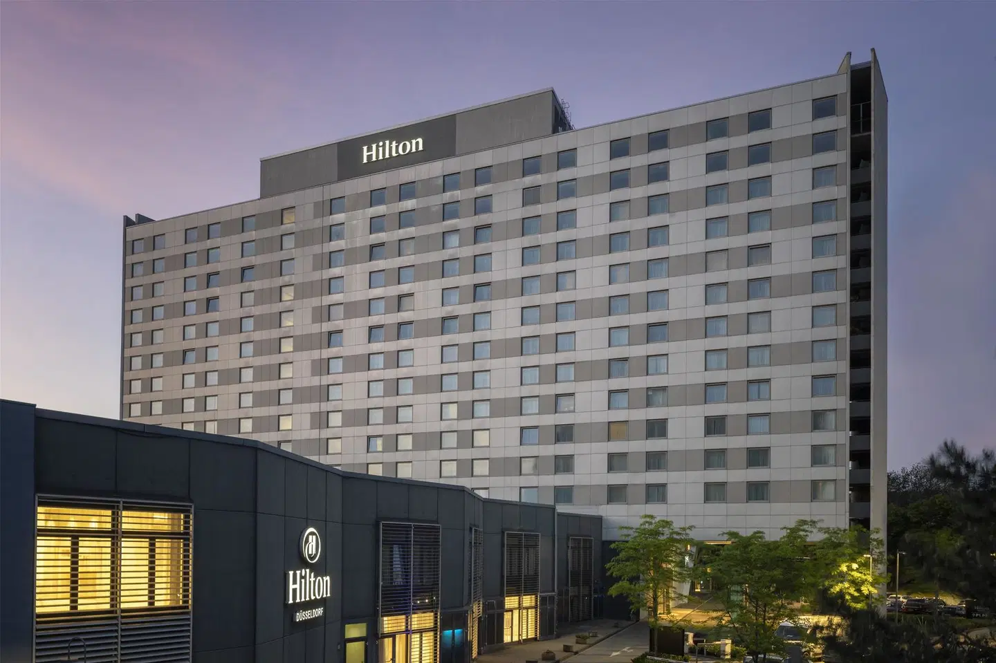 Hilton Düsseldorf EXTERIOR