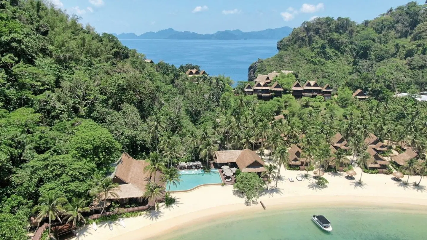 Cauayan Island Resort LANDSCAPE