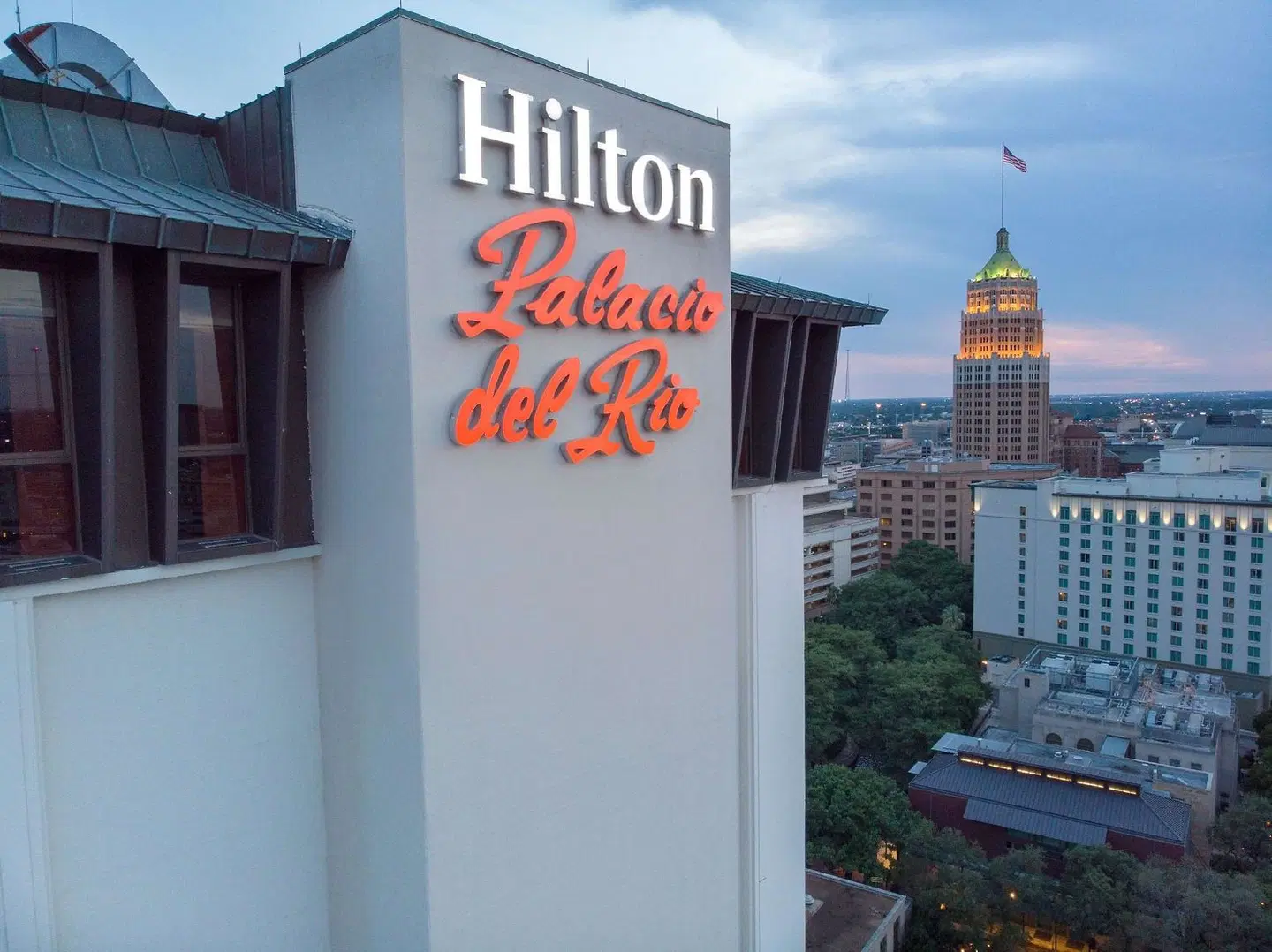 Hilton Palacio del Rio EXTERIOR