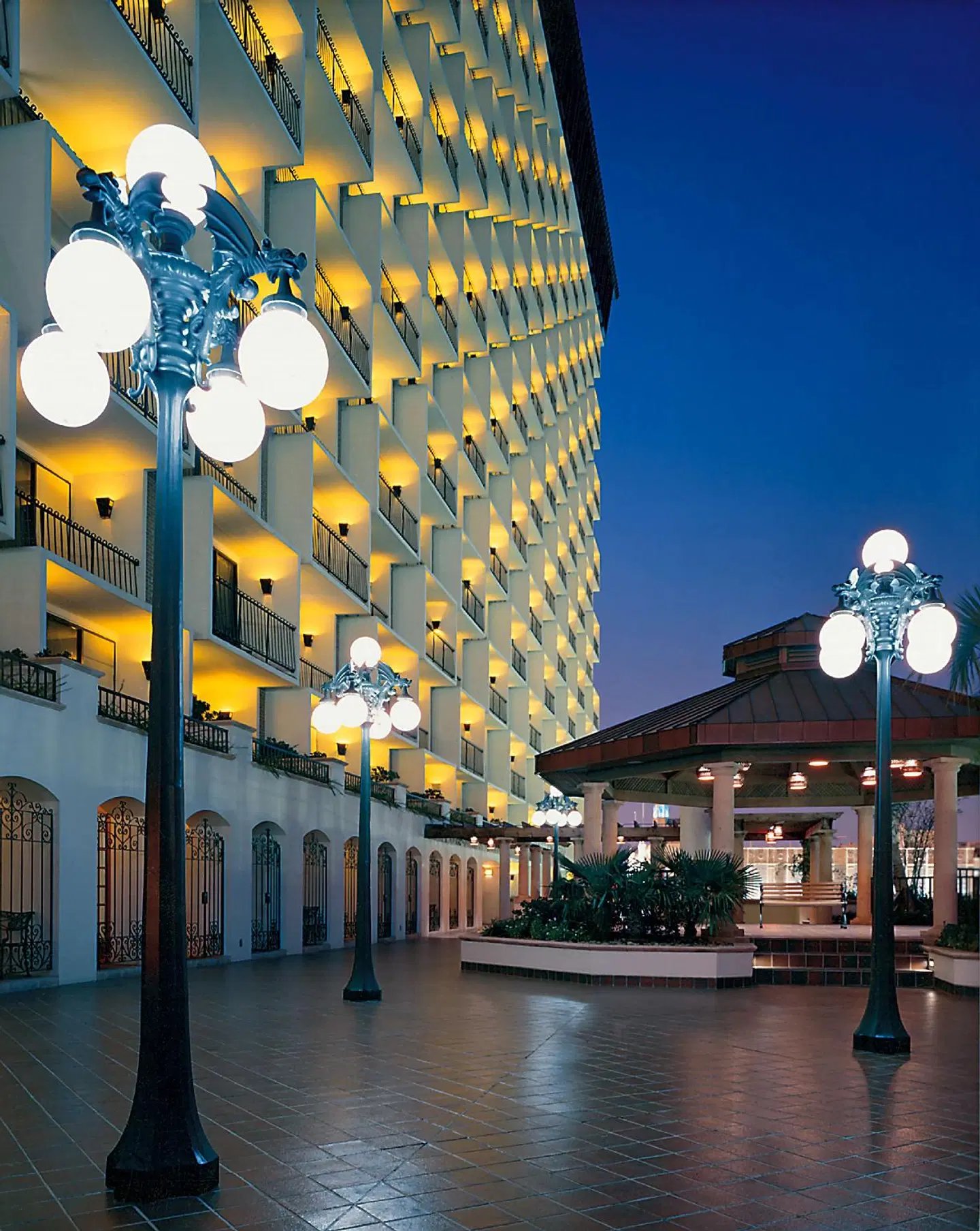 Hilton Palacio del Rio EXTERIOR