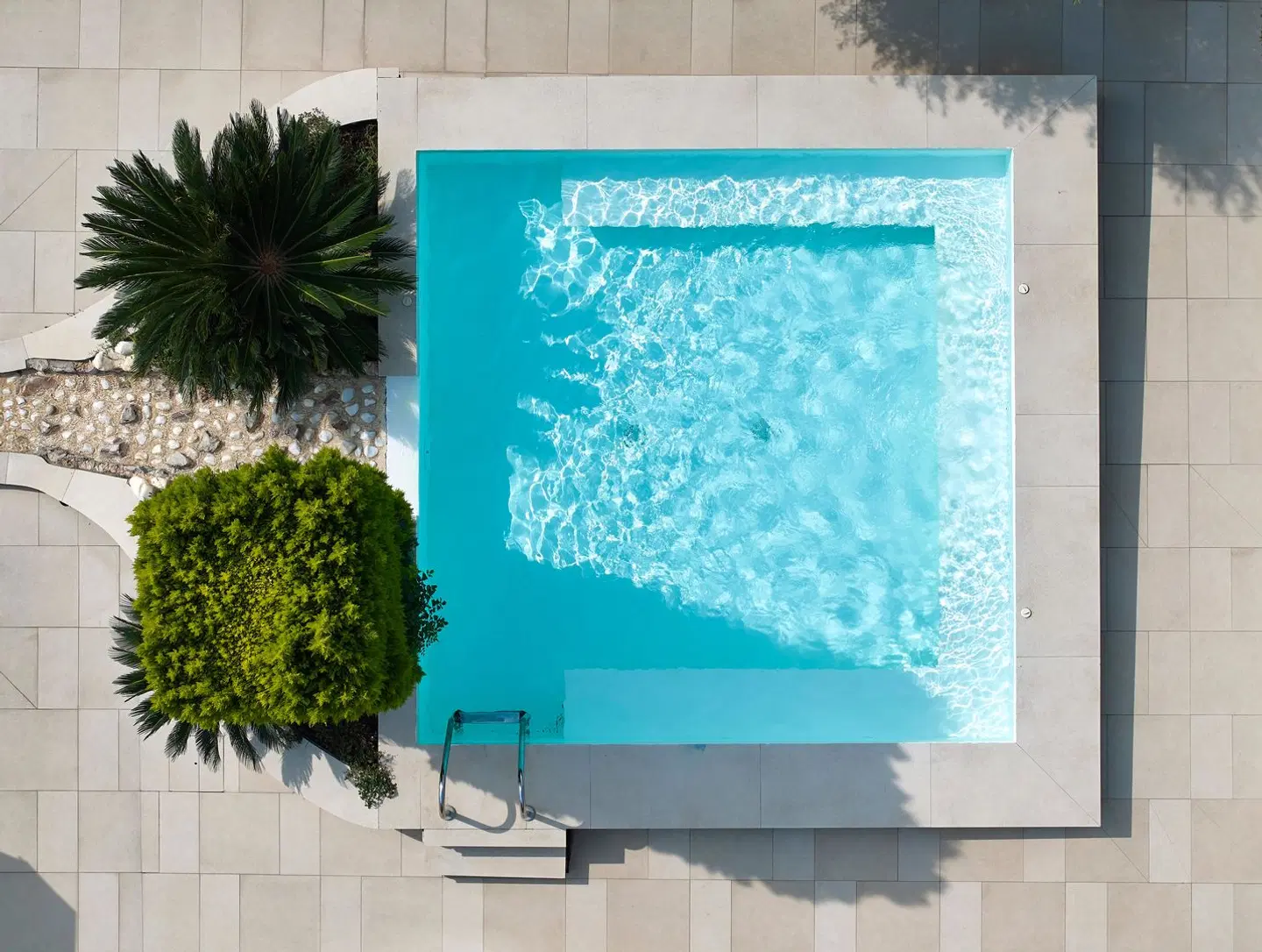 Glavas Inn OUTDOOR_POOL