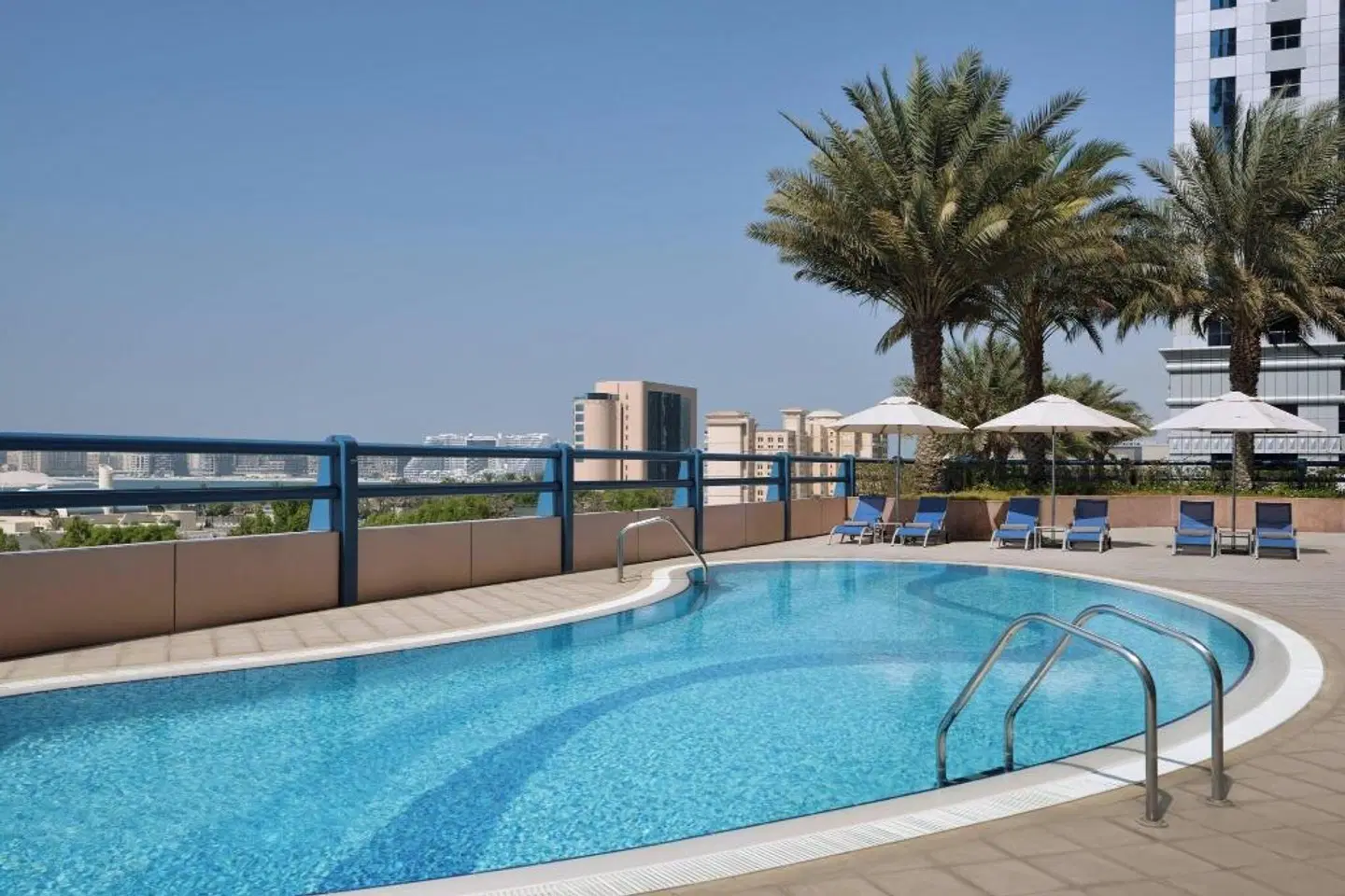 Dubai Marriott Harbour Hotel & Suites OUTDOOR_POOL