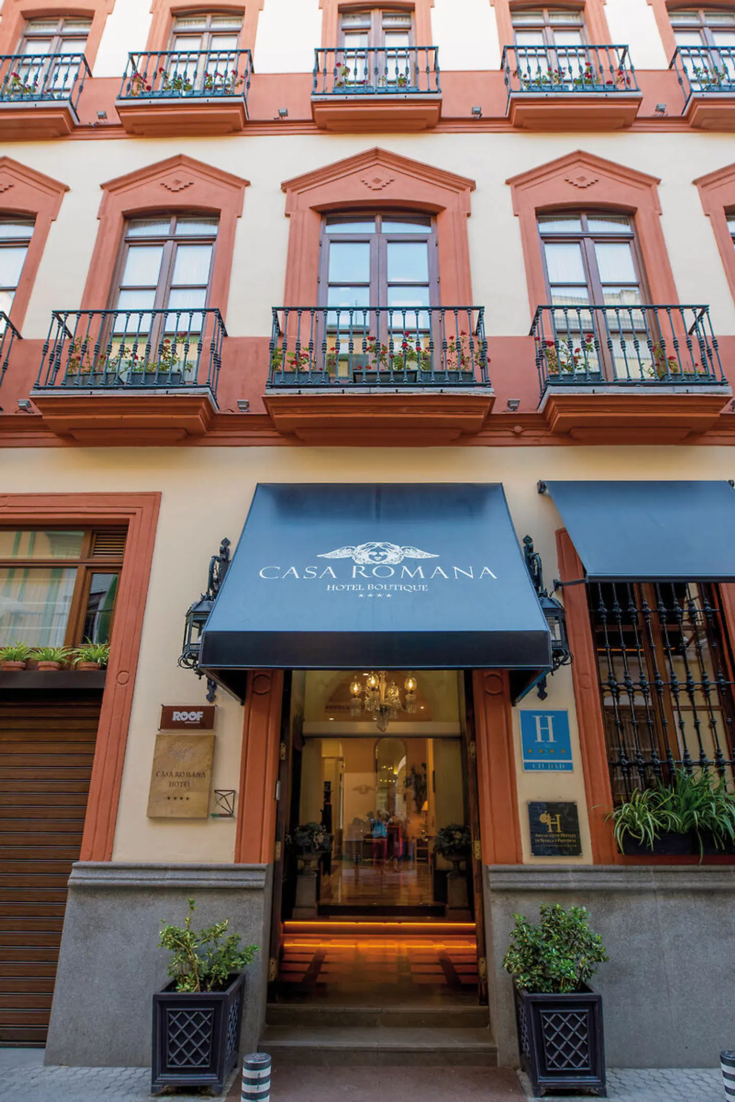 Casa Romana EXTERIOR