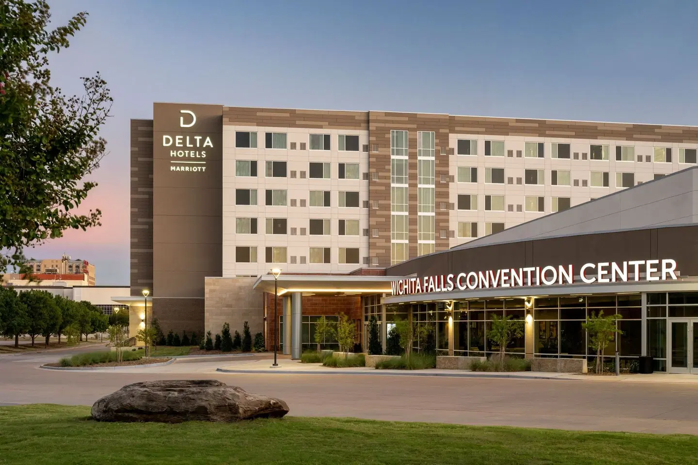 Delta Hotels by Marriott Wichita Falls Convention Center EXTERIOR