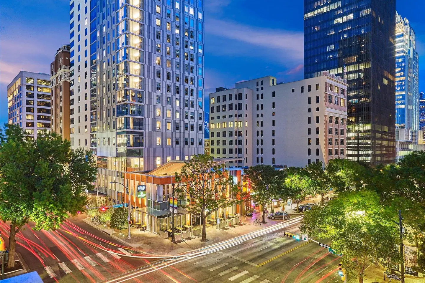Element Austin Downtown EXTERIOR