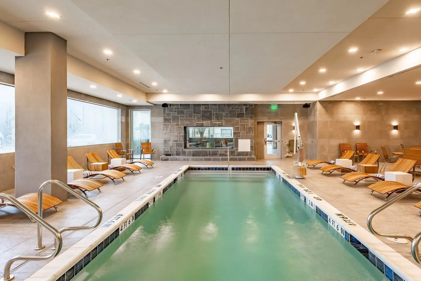 Element by Westin Dallas Downtown East Hallenbad