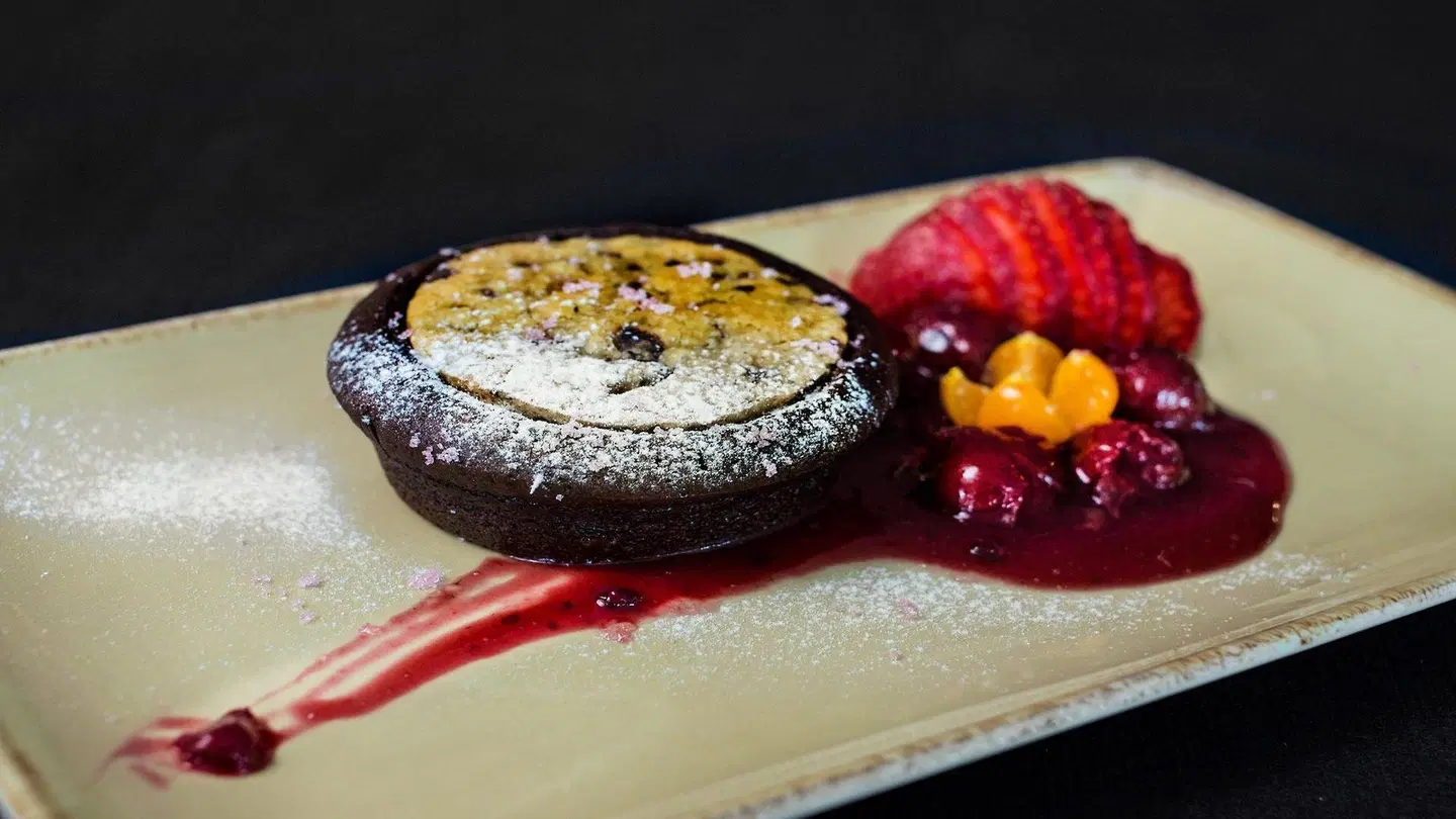 Crowne Plaza Madrid Airport PEOPLE