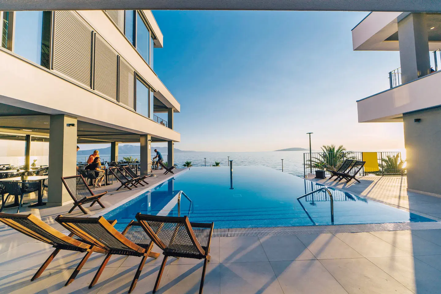 Morenia Beach Resort TERRACE