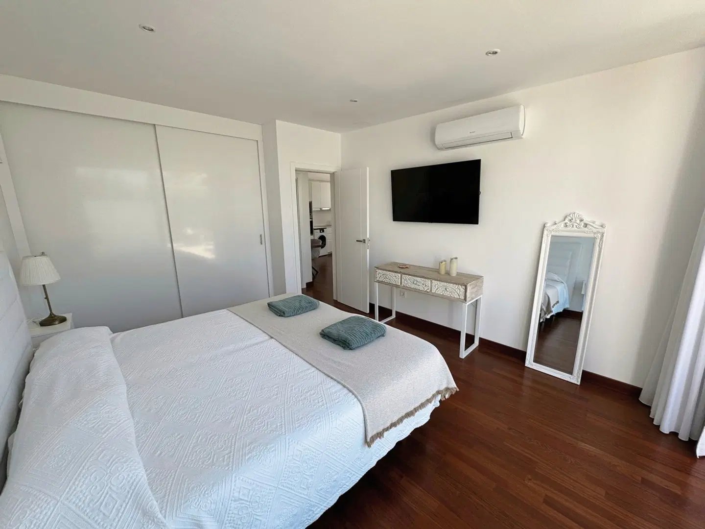 Casitas J ROOM_EXAMPLE