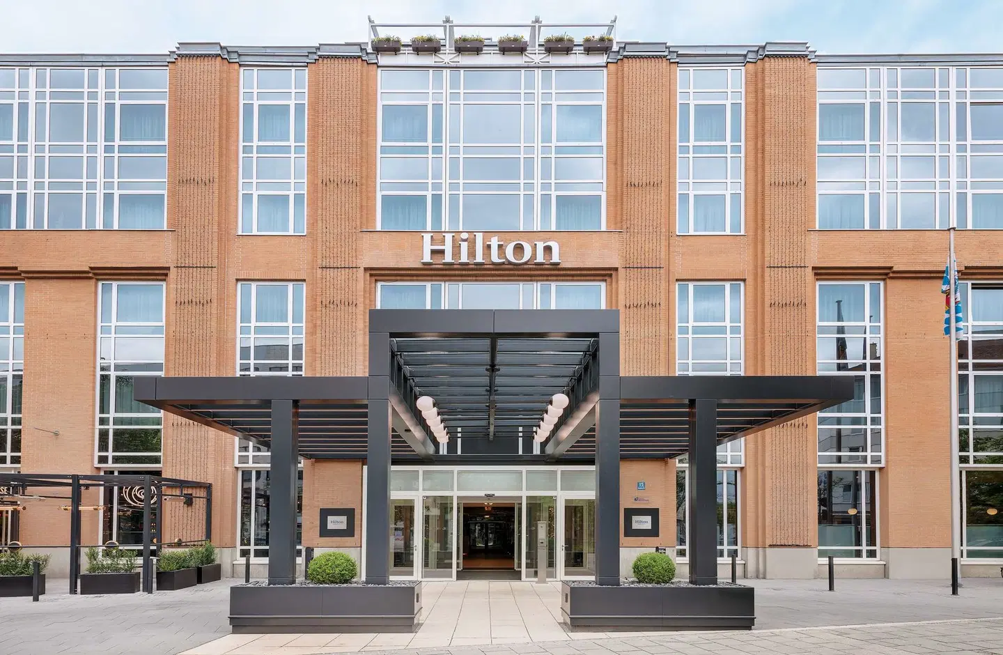 Hilton Munich City EXTERIOR